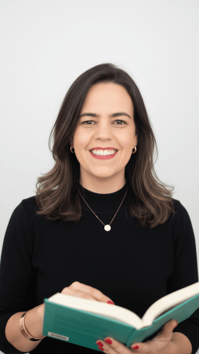Prof. Michelle Maia — Professora de Ciências e Biologia há 20 anos
